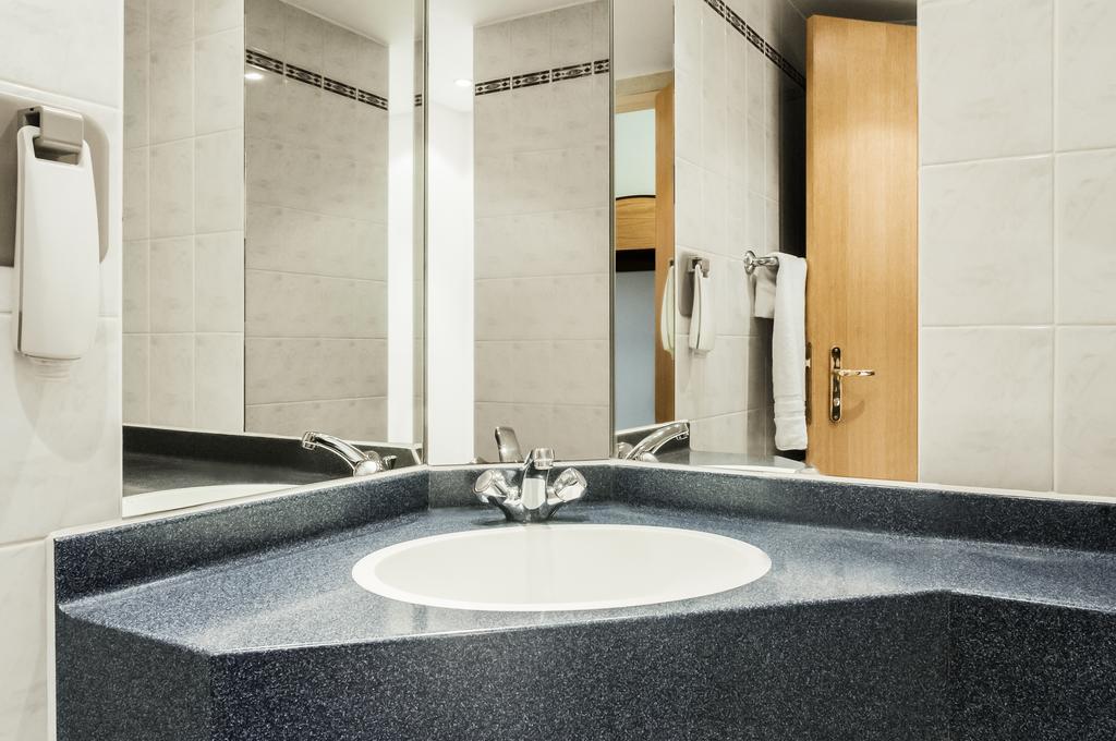 Ibis Lincoln